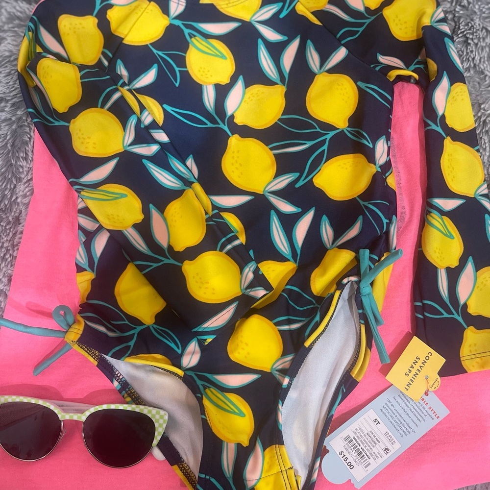 Toddler baiting suit